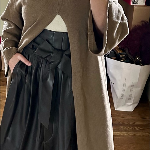 Vince BNWT gorgeous lamb skin brown leather pleated midi skirt w attached  belt. - Picture 7 of 9